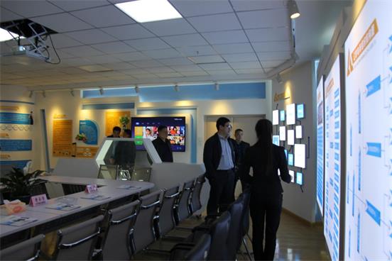 本溪市政府智慧辦領導考察“智慧稅務”項目