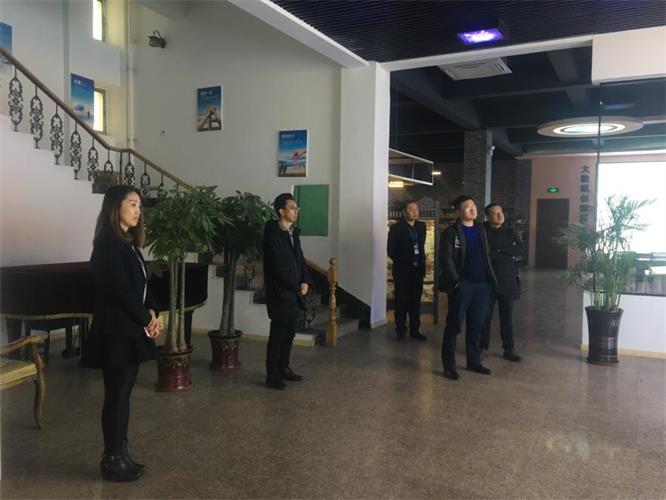 張主任一行參觀遼聯服務外包基地.jpg 張主任一行參觀遼聯服務外包基地.jpg