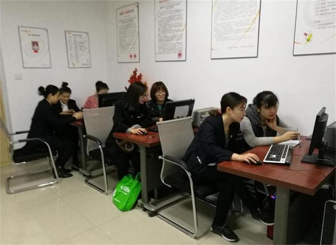 學(xué)習(xí)年會(huì)上董事長致辭內(nèi)容.jpg 學(xué)習(xí)年會(huì)上董事長致辭內(nèi)容.jpg